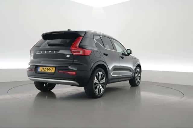 Volvo XC40 (2022) thumbnail 2