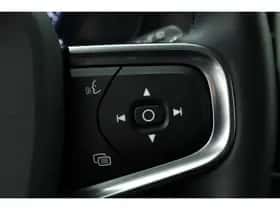 Volvo XC40 (2022) thumbnail 12