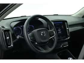 Volvo XC40 (2022) thumbnail 5