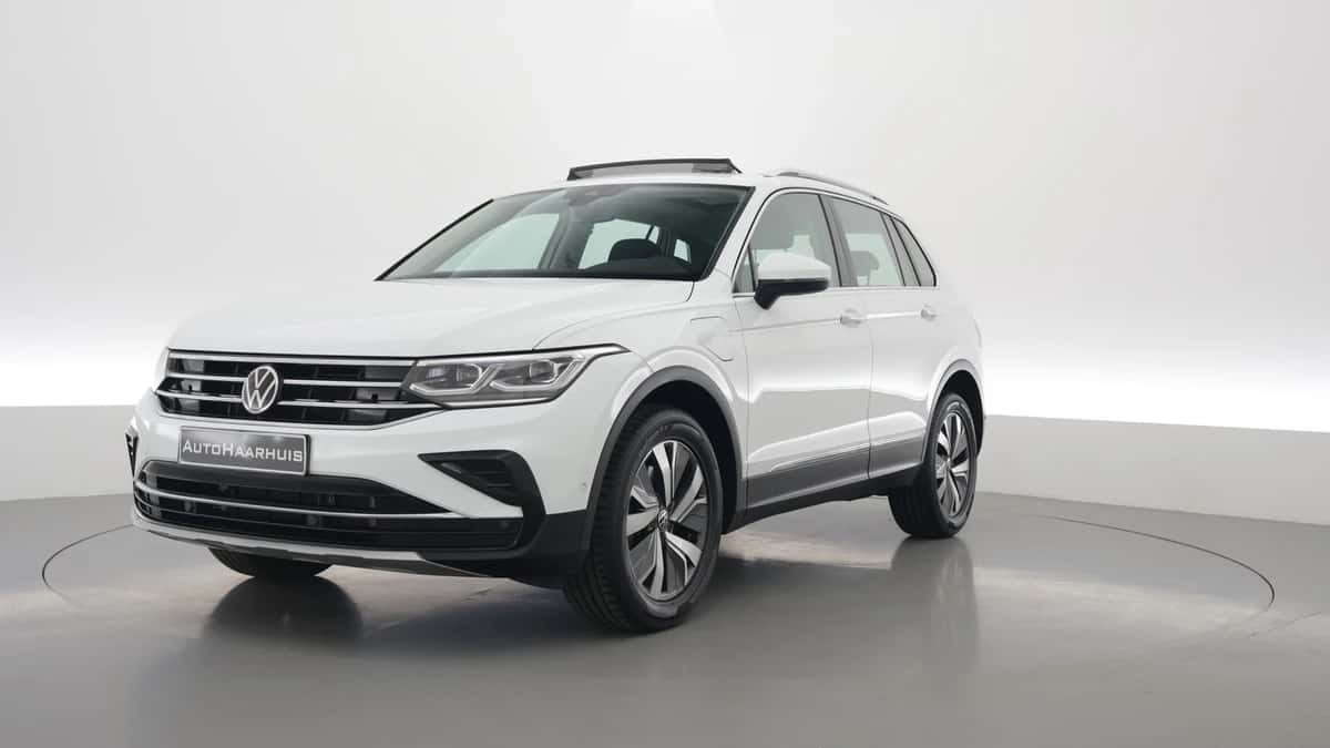 Volkswagen Tiguan (2022) — foto 1