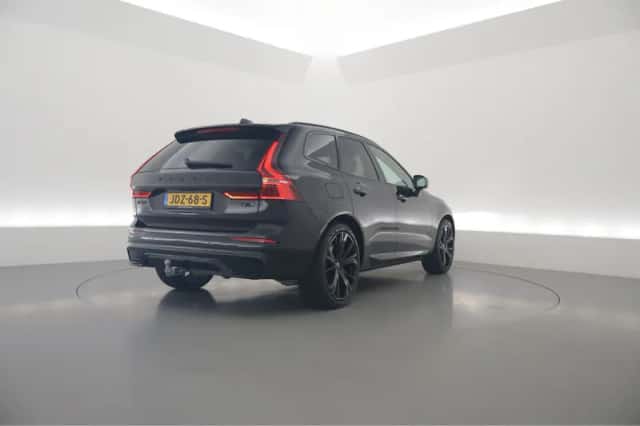 Volvo XC60 (2024) thumbnail 2