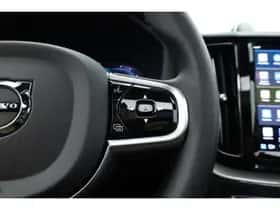 Volvo XC60 (2024) thumbnail 16