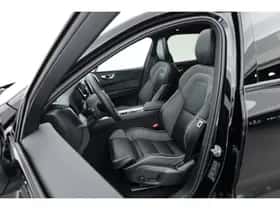 Volvo XC60 (2024) thumbnail 3