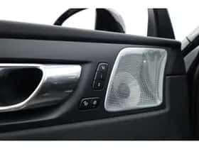 Volvo XC60 (2024) thumbnail 8