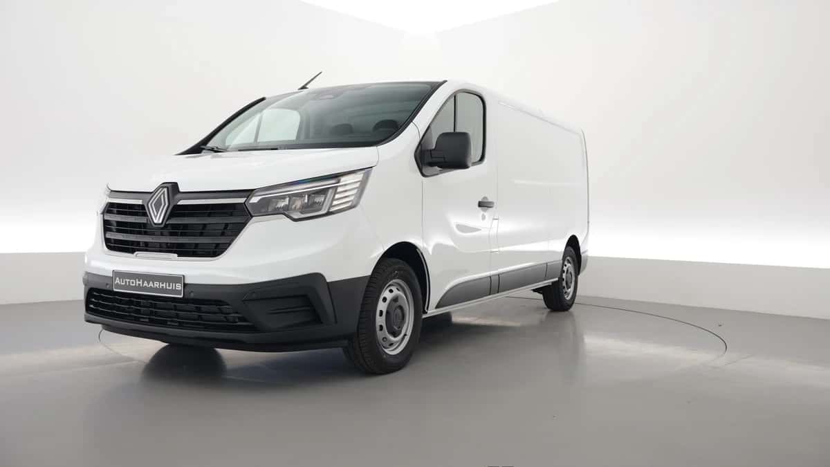 Renault Trafic (2024) — foto 1