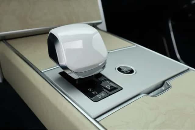Land Rover Range Rover (2025) thumbnail 6