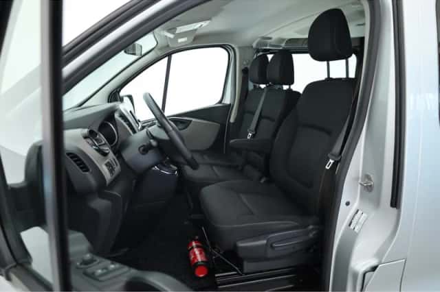 Renault Trafic (2019) thumbnail 3