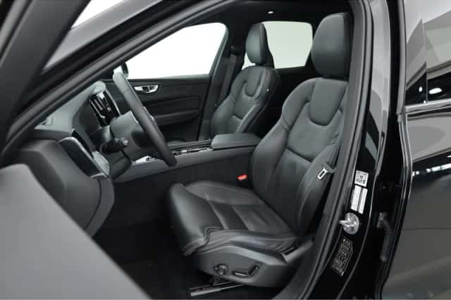 Volvo XC60 (2024) thumbnail 3