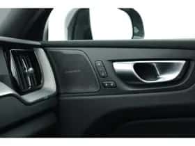 Volvo XC60 (2024) thumbnail 36