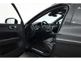 Volvo XC60 (2024) thumbnail 5