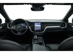 Volvo XC60 (2024) thumbnail 8