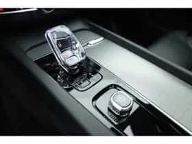 Volvo XC60 (2024) thumbnail 9
