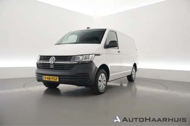 Volkswagen Transporter (2021) thumbnail 1