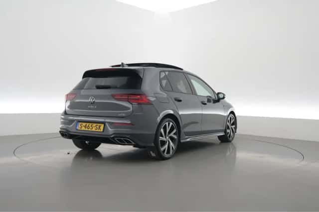 Volkswagen Golf (2021) thumbnail 2