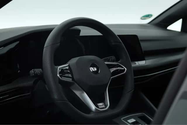 Volkswagen Golf (2021) thumbnail 5