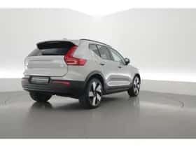 Volvo XC40 (2023) thumbnail 2