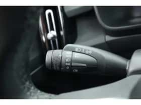 Volvo XC40 (2023) thumbnail 9