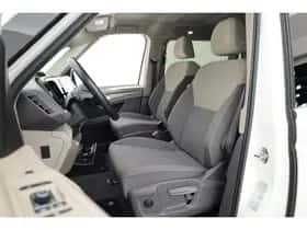 Volkswagen Multivan (2022) thumbnail 3