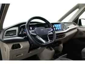 Volkswagen Multivan (2022) thumbnail 5