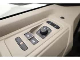 Volkswagen Multivan (2022) thumbnail 7