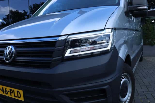 Volkswagen Crafter (2023) thumbnail 2