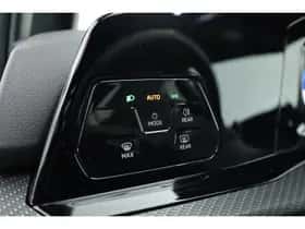 Volkswagen Golf (2022) thumbnail 11