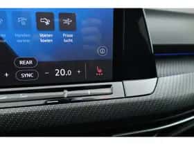 Volkswagen Golf (2022) thumbnail 23