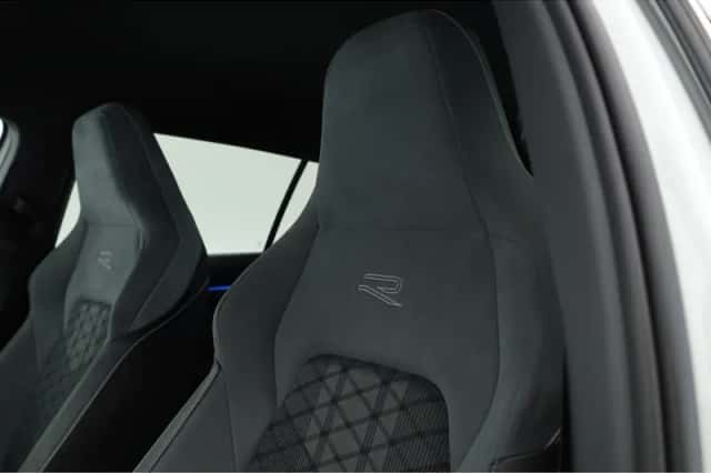 Volkswagen Golf (2022) thumbnail 5