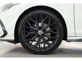 Volkswagen Golf (2022) thumbnail 43