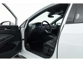 Volkswagen Golf (2022) thumbnail 6