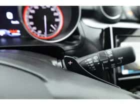 Suzuki Swift (2021) thumbnail 16