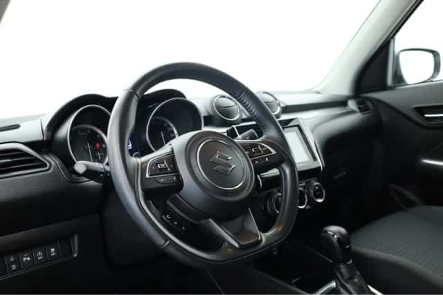 Suzuki Swift (2021) thumbnail 5