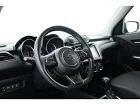 Suzuki Swift (2021) thumbnail 5