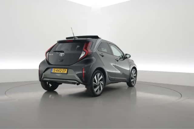 Toyota Aygo (2023) thumbnail 2