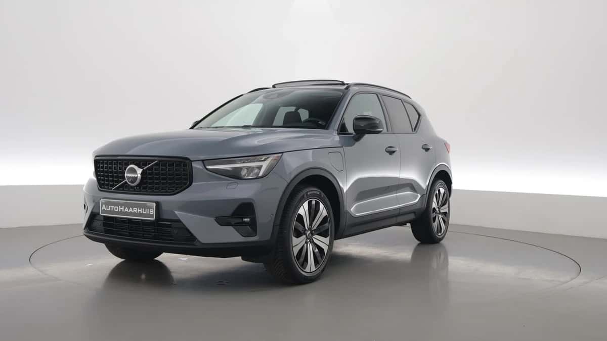 Volvo XC40 (2022) — foto 1
