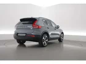 Volvo XC40 (2022) thumbnail 2