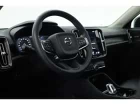 Volvo XC40 (2022) thumbnail 5
