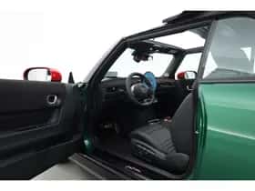 MINI Cooper (2025) thumbnail 5