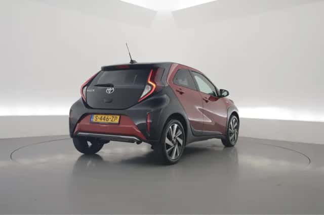 Toyota Aygo (2023) thumbnail 2