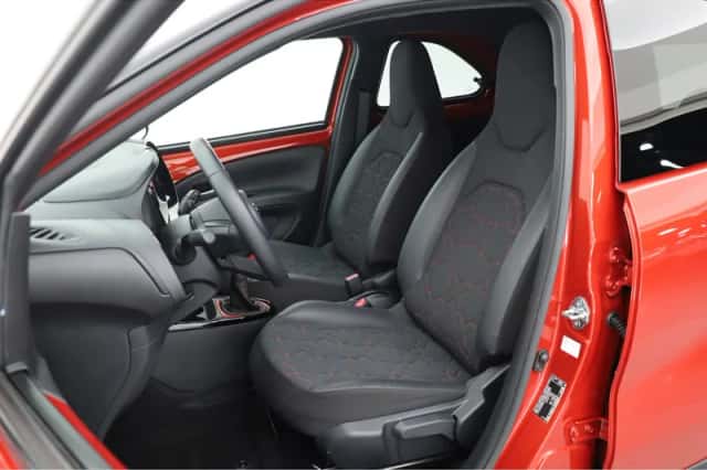 Toyota Aygo (2023) thumbnail 3