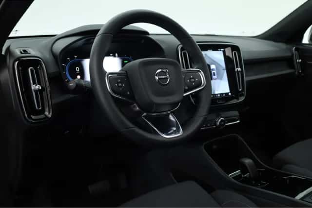 Volvo XC40 (2023) thumbnail 5