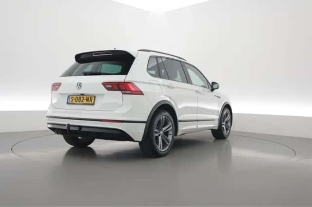 Volkswagen Tiguan (2018) thumbnail 2