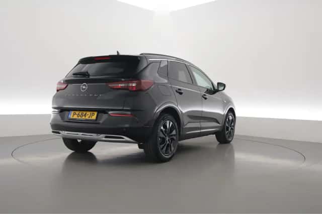 Opel Grandland (2022) thumbnail 2