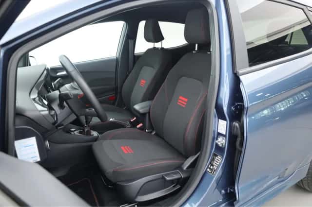 Ford Fiesta (2023) thumbnail 3