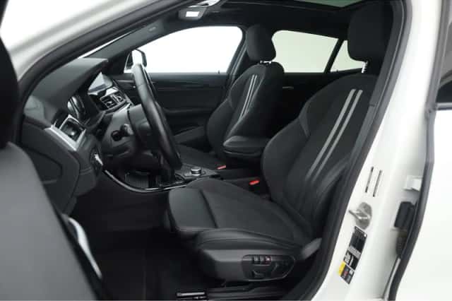 BMW X2 (2022) thumbnail 3