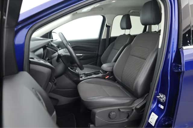 Ford Kuga (2017) thumbnail 3