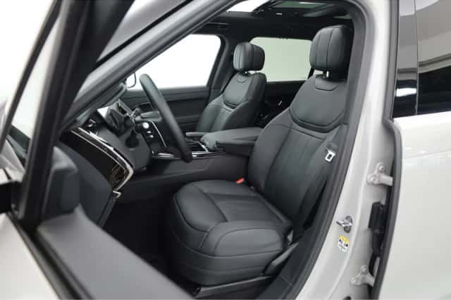 Land Rover Range Rover Sport (2026) thumbnail 3