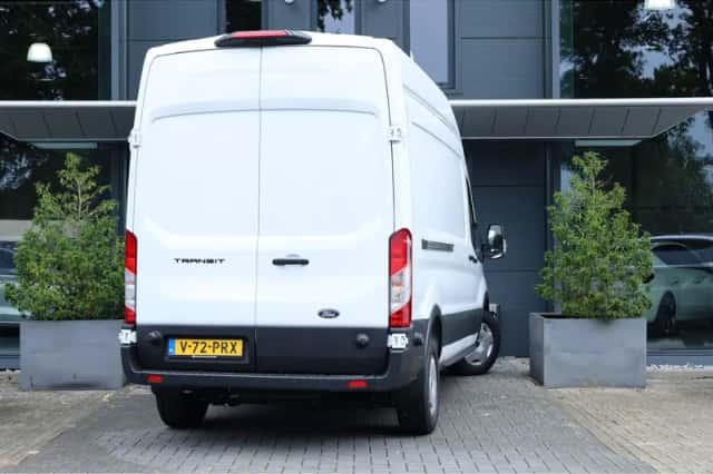 Ford Transit (2024) thumbnail 3