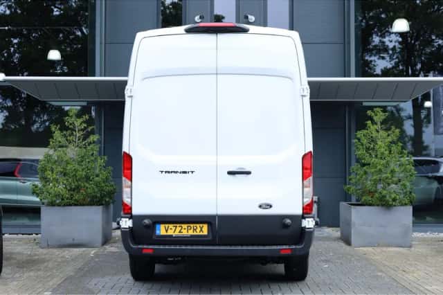 Ford Transit (2024) thumbnail 4