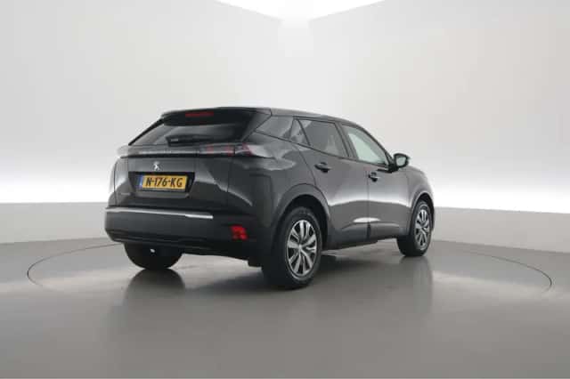 Peugeot e-2008 (2021) thumbnail 2